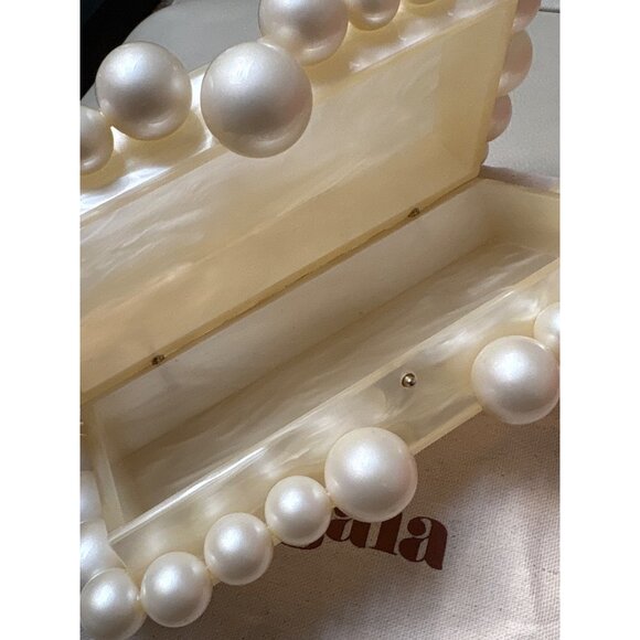 Cult Gaia Eos Beaded Acrylic Box Clutch in Pearl Woth Box Womens Ball Bag - Picture 12 of 16